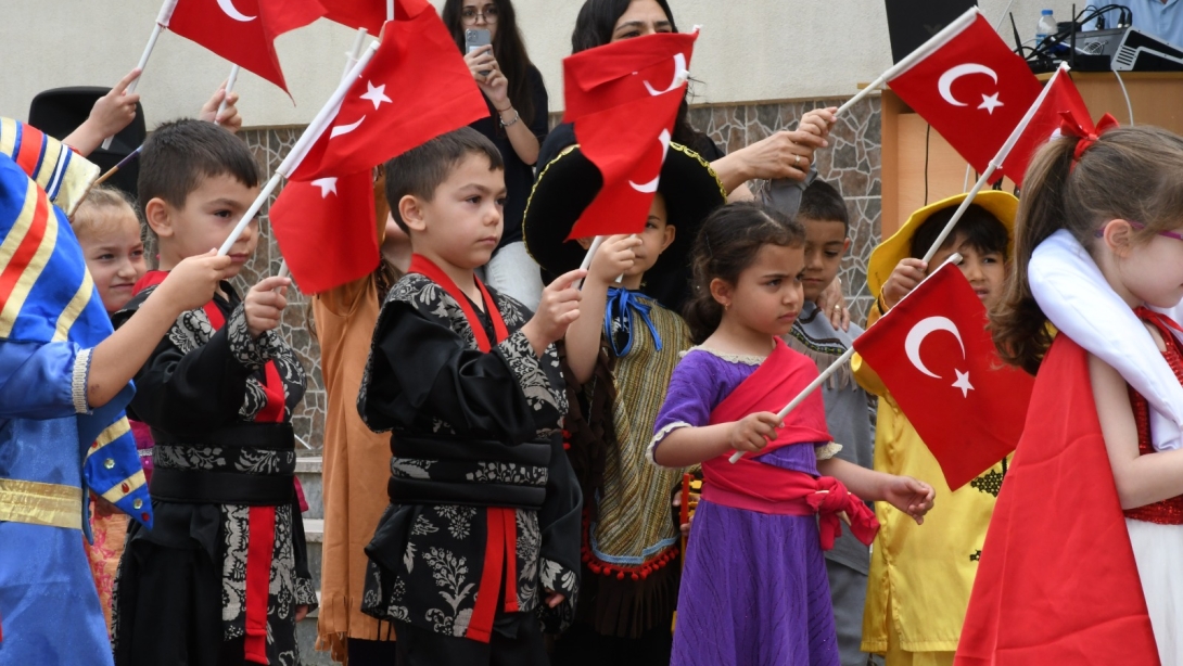 Resai Aydın İlkokulu'nun Miniklerinden Bilim Sergisi